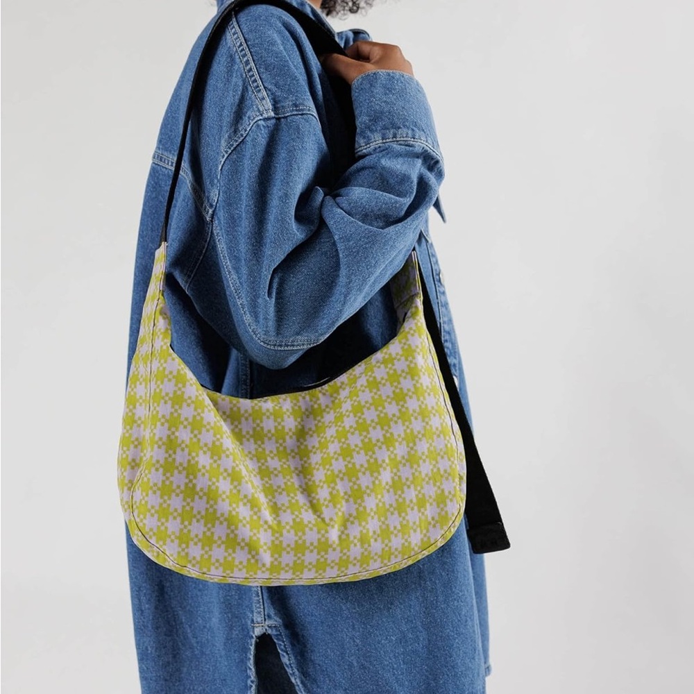 Baggu medium crescent bag - pixel gingham